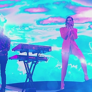 Calvin Harris, Dua Lipa - One Kiss (Live on The Graham Norton Show)