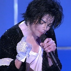 Michael Jackson - Billie Jean (30th Anniversary Celebration) (Remastered Widescreen) - YouTube